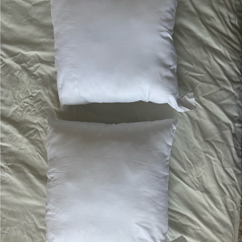 White Pillow Set